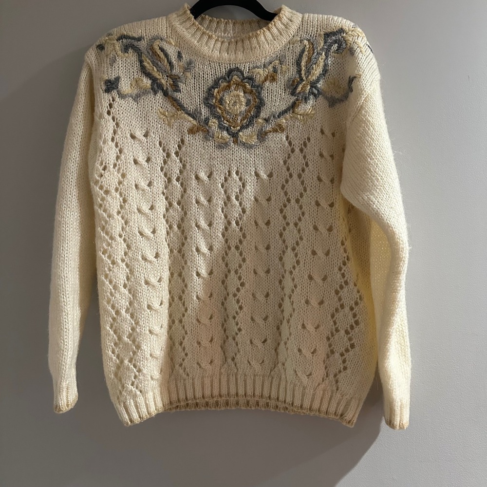 Vintage SK & Company Sweater Womens Medium Cream Mohair Wool Floral Embroidered
